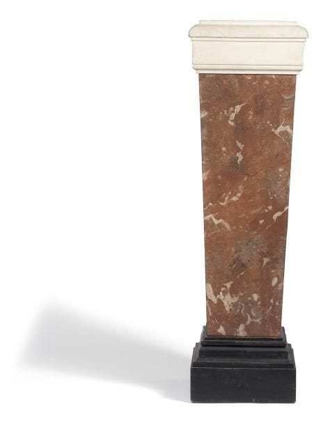 Gaine en bois peint en faux marbre. XIXe siècle. Hauteur: 135 cm - Largeur: 41,5 cm - Profondeur: 41,5 cm