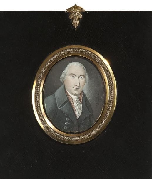 P. M. DAMBRIN (DANBRIN) (actif en 1804 - 1820)
Homme en costume gris et gilet rayé de rouge Miniature sur ivoire, époque Empire, signée et datée à droite: Danbrin 1810 Hauteur: 6 cm - Largeur: 5 cm Dambrin fut itinérant une partie de sa carrière, et travailla notamment aux Pays-Bas au début du XIXe siècle, avant de se fixer à Paris. Il habitait en 1820, «rue et île St Louis n°98». Il est représenté au musée de la miniature à Montélimar, au musée historique lorrain à Nancy et au musée Tavet, à Pontoise