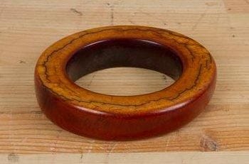 IGBO (Nigéria) Bracelet en ivoire. Bel ivoire à patine brun rouge. Circa 1930. Diamètre: 9, 4 cm