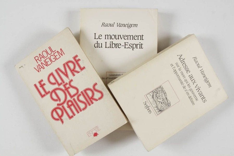 VANEIGEM Raoul. Le livre des plaisirs. Paris, Encre, 1979. In-8, br. Joints :  - Le mouvement du libre-esprit. Paris, Ramsay, 1986. In-8, br. - Adresse aux vivants. Paris, Seghers, 1990. In-8, br.