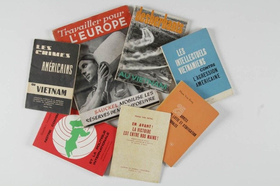 DIVERS. - [IIIe Reich] Travailler pour l’Europe, Saukel mobilise les réserves de main-d’œuvre. Berlin, F. Didier, 1943. In-4, br. - [Vietnam] Les crimes américains au Vietnam.  4 brochures, 1966-1970. - Désherbants au Vietnam. Par G. Grümmer. Berlin, RDA, 1969. In-8, br. (une somme sur le sujet). - Saddam Husseïn. Notre combat et la politique internationale. Lausanne / Bagdad, s.d. (c. 1978).  In-8. Cartonnage et jaquette