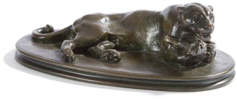 Antoine-Louis BARYE (1795 - 1875)
Jaguar couché tenant une tête de cheval
Bronze, patine brune nuancée de vert.
Vers 1890.
Signé BARYE sur le terrain.
Marque du fondeur Barbedienne.
H. : 8 x L. : 22 x l. : 12,5 cm
Référence bibliographique : M. Poletti, A. Richarme, Barye, Paris, 2000, modèle répertorié sous le numéro A94, page 234.