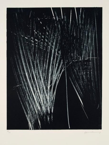 Hans HARTUNG (1904-1989)
L 1977-5. 1977. Photo-autographie. 400 x 520. Mason 525. Impression en noir bleuté. Très belle épreuve sur vélin blanc, numérotée et signée à la mine de plomb. Toutes marges. Tirage à 75 épreuves. Éd. Poligráfa, Barcelone