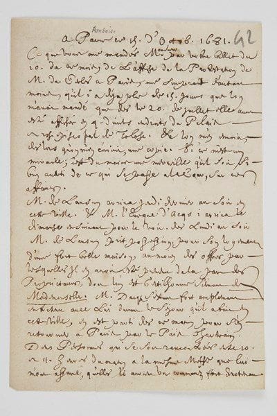 Louis NUBLÉ (1603-1686) «avocat, homme de bon sens et de vertu» (Tallemant des Réaux), homme de lettres, ami de Ménage et de Scarron.5 lettres autographes, Amboise 15 octobre 1681-26 février 1682, à Gilles Ménage; 7 pages in-8, 2 adresses.Intéressante correspondance historique et littéraire, notamment relative à la libération de Lauzun, après une dizaine d'années d'emprisonnement à Pignerol, sur l'insistance de son amante la Grande Mademoiselle, mademoiselle de Montpensier.15 octobre 1681, sur Lauzun: «M. de Lausun arriva jeudi dernier au soir [...] prit possession pour son logement d'une fort belle maison, au moien des offres par lesquelles il en avoit esté preneur de la part des proprietaires, dont l'un est Gentilhomme servant de Mademoiselle». L'évêque de Dax est venu le voir, et on l'a vu «communier fort devotement. [...] Je suis en peine du Festus de M. d'Acier [Dacier]. Car il m'avoit fait esperer, lui mesme avant mon depart de Paris, et depuis mon arrivée en ceste ville par Madlle de Scuderi de me l'envoier»... 25 octobre. Nouvelles de l'assemblée provinciale de Tours... «Quant a M. de Lausun, il reçoit assés souvent des courriers. On presume que c'est de la part de Mademoiselle qu'ils viennent. & il passe la plus grande partie des journées qu'il les reçoit, a faire dans son cabinet les reponses [...] Il se divertit le mieus qu'il peut les autres jours, tantost au chasteau, tantost ailleurs. Mais il ne lui est pas permis de decoucher»... Novembre. Mort de Nicolas Heinsius: «Ce ne sont pas seulement les amis particuliers de M. Heinsius qui perdent en sa mort, mais c'est encore toute la Republique des Lettres. Car c'en estoit un tres grand ornemant & j'en suis a mon egard tres sensiblement touché. Avoit-il achevé ce qu'il s'estoit proposé de faire sur Virgile?» Nublé raconte le passage à Amboise du duc du Maine, avec qui Lauzun a passé son temps. Il a vu M. de Court: «il me parla [...] de la difficulté sur laquelle il vous avoit consulté, touchant la double pei