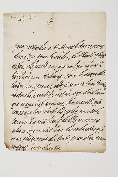 MARGUERITE DE LORRAINE, duchesse d'ORLÉANS (1615-1672) fille du duc François II de Lorraine, elle fut la seconde épouse (1632) de Gaston d'Orléans, Monsieur, frère de Louis XIII.Lettre autographe signée de son monogramme, 14 décembre [1656], au Révérend Père Donat; 1 page in-4, adresse avec cachets de cire rouge brisés (portrait gravé joint).Au confesseur de son frère Charles IV de Lorraine, prisonnier des Espagnols.«Pour respondre a toutes vos lettres je vous diray que pour leveschez de Thoul yl est assez difisille puisque mon frere na nulle bénéfices pour éschanger pour levesque de Langres. Vous scaurez qui se porte bien, touchant nostre chère captife cest un grand malheur que ce qui est arrivez. Dieu vueille que ceuxs qui font tant les zelez pour le servir luy soit bien fidelles, car je vous advoue que je voit bien des conduictes qui ne me plaise point du tout. Priez Dieu pour nous»...