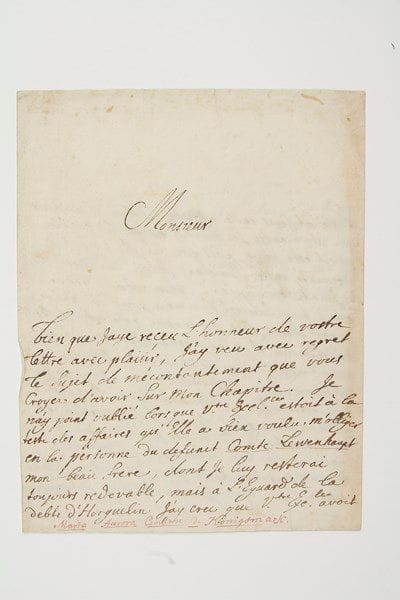 Marie-Aurore, comtesse de Koenigsmarck (1670-1728) maîtresse de l'Électeur de Saxe Frédéric-Auguste le Fort, dont elle eut le futur maréchal de Saxe; ancêtre de George Sand.Lettre autographe signée «MA Königsmarck Prevôte du chapitre de Q.», Quedlinburg 12 février 1711; 3 pages et demie in-4; en français (portrait gravé joint).Très rare lettre comme prieure de l'abbaye de Quedlinburg, au sujet de la dette de feu son beau-frère, le comte de Lewenhaupt.Elle a appris le mécontentement de son correspondant touchant son chapitre. «Je n'ay point oublié lorsque Votre Exelance estoit à la teste des affaires qu'Elle a bien voulu m'obliger en la personne du defunct Comte Lewenhaupt mon beau frere, dont je luy resterai toujours redevable, mais à l'eguard de la debte d'Horguelin j'ay cru que Votre Exelance avoit reglé et finit cette affaire selon le pouvoir qui estoit entre Ses mains, et qu'Horguelin avoit esté payé, puisque le Roy nous a decourté cette somme [...] Mon beau frere estoit trop honnest homme pour se faire payer deux fois un mesme argeant, et les Ministres du Roy auroient estés trop clairvoyans quand mesme nous aurions eu assé peu de confiance pour le pretendre. Vous devez donc estre assuré Monsieur que l'argeant que mon beau frere devoit à Horguelin, et que vous eutes la bonté de prandre sur vostre compte, nous a esté decompté. Nous ne pouvons le perdre deux fois, et votre Exelance sçaura à qui s'adresser pour en tirer satisfaction. [...] Elle ne peut au reste me porter aucqu'un prejudice, puis qu'Horguelin n'a pas voulu l'accepter, ne voulant se contanter que des lettres de change de Votre Exelance: c'est une affaire qui presentement ne regarde ni moy ni ma famille»...Ancienne collection Constantin Karl Falckenstein (Leipzig, 2 juin 1856, n° 1424).