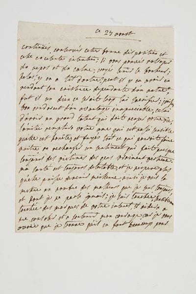 Julie de LESPINASSE (1732-1776) femme de coeur et d'esprit, épistolière, qui réunissait dans son salon philosophes et encyclopédistes.Lettre autographe, 25 août [1772], au marquis de Condorcet à Ribemont en Picardie; 3 pages petit in-4, adresse (petite déchirure par bris de cachet avec perte d'un mot).Belle lettre à Condorcet, très mélancolique après le départ du marquis de Mora, avec des nouvelles de la vie littéraire et philosophique de ses amis Helvétius et d'Alembert. «Continüés, conservés cette bonne disposition et cette excelente intention; si vous pouvés ratraper du repos et du calme, croyés tenir le bonheur; [...] jouissez bon Condorcet d'un avantage inapreciable, celui d'avoir un grand talent qui doit occuper votre vie, l'amitié remplira votre ame qui est aussi sensible qu'elle est honête; et fuyés tout ce qui pouroit faire naitre ou rechaufer un sentiment qui fait presque toujours des victimes des gens vraiment vertueux. Ma santé est toujours detestable, et je n'espere plus qu'elle puisse devenir meilleure, aussi je vais la mettre au nombre des malheurs que je sens toujours, et dont je ne parle jamais; je suis touchée, sensiblement touchée des marques de votre interet, il aidera a me consoler et a soutenir mon courage, car je vous avoue qu'il en faut beaucoup pour vivre, il en faudroit davantage encore pour mourir. On a des liens malheureux, mais ils sont chers et ils font qu'on se devoüe a la souffrance, mais enfin tout a son terme, cette idée est consolante, et peut etre en suis-je plus près que je n'ose m'en flatter».Elle parle de la santé de M. d'Ussé, proche de sa fin. «Je voudrois bien que vous pussiés lire le poeme du Bonheur de M. Helvetius, ou plus tot la preface de léditeur, c'est un excelent ouvrage, d'un gout exquis, d'une hardiesse adroite et piquante et d'une sensibilité charmante, vingt fois j'ai eu les yeux remplis de larmes. Le poème est informe, c'est un ouvrage d'esprit, mais c'est un defi, ce n'est pas mire des vers, c'est labo