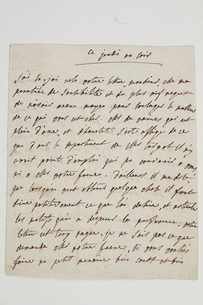 Julie de LESPINASSE (1732-1776) femme de coeur et d'esprit, épistolière, qui réunissait dans son salon philosophes et encyclopédistes.Lettre autographe, «ce jeudi au soir» [août 1774], à Bernardin de Saint-Pierre; 2 pages in-4, adresse à «Monsieur le chevalier de St-Pierre, rue de la Madeleine» (feuillet d'adresse réparé).Belle lettre à Bernardin de Saint-Pierre, qui avait demandé la protection de Mlle de Lespinasse et de Condorcet pour obtenir de Turgot un emploi, ou une mission en Inde.«J'ai lu, j'ai relu votre lettre, Monsieur, elle ma penetrée de sensibilité et du plus vif regret de n'avoir aucun moyen pour soulager le malheur de ce qui vous est cher. Monsieur de Vaines [Jean Devaines] qui est plein d'ame, et d'honeteté s'est affligé de ce que dans le departement de Mr Turgot il n'y avoit point d'emploi qui pu convenir a vous, ni a Mr votre frere. D'ailleurs il ma dit, que lorsqu'on veut obtenir quelque chose il faut dire positivement ce que l'on desire, et articuler les motifs qu'on a d'esperer la preference: votre lettre est trop vague [...] Si vous vouliés faire un petit memoire bien court et bien clair de la grace, ou de la justice que vous demandés, je tacherois de le faire parvenir a Mr de Sartine». De plus il faudra, dès que ce mémoire sera remis, que son frère aille à l'audience de M. de Sartine, «car l'on oblige rarement les presents, mais a coup sur l'on ne s'ocupe pas, dans le ministere, des absents». Elle est prête à faire pour lui une nouvelle tentative: «mon zele et mon interet ne se rebateront jamais, mais je suis desolée qu'ils soient aussi inutiles a votre bonheur».Anciennes collections Chambry (7-9 mars 1881), Alfred Morrison (III, p. 155), puis Mme G. Whitney Hoff (1934, n° 309).