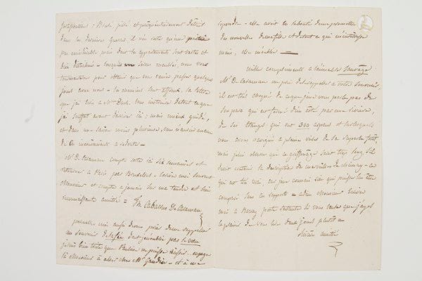 Thérésa Cabarrus, Madame TALLIEN (1773-1835) fille du financier Cabarrus, elle fut la femme du conventionnel Tallien (1794) et l'égérie des Thermidoriens et du Directoire; maîtresse de Barras puis d'Ouvrard, elle se remaria (1805) avec le prince de Caraman-Chimay.Lettre autographe signée de son paraphe, Chimay 28 août 1805; 3 pages in-8.Belle lettre écrite quelques semaines après son mariage avec le prince de Chimay.Elle remercie son correspondant pour ses lettres et pour son intérêt pour ses affaires: «Quelque soit l'issue de mon malheureux procès, je n'oublierai jamais, que votre amitié n'a rien négligé pour qu'elle soit favorable et mon coeur en conservera un reconnaissant souvenir»... Les fêtes se succèdent depuis son arrivée à Chimay: «On m'a fait ici la plus brillante réception et la plus imprévue, car Mr de Caraman [son époux] n'étoit arrivé à Chimay que deux heures avant moi. Elle a été telle qu'on l'auroit faite il y a trente ans»... La veille elle a baptisé un enfant «avec la pompe usitée, toutes les cloches sonnoient»; le soir la musique militaire lui a donné une sérénade et on a fait un feu d'artifice... Elle décrit le château de Chimay, «bati sur des rochers très escarpés et au milieu des ruines des anciennes fortifications; brulé, pillé et presqu'entièrement détruit dans les dernieres guerres, il n'en reste qu'une partie peu considérable, mais dont les appartements sont vastes et bien distribués. [...] Les chemins sont affreux»... Son époux compte y séjourner six semaines avant de retourner à Paris par Bruxelles... Elle ajoute un post-scriptum, car M. de Caraman est «choqué de ce que je ne vous parle pas de son parc qui est fermé d'un côté par une riviere, de ses etangs qui ont 300 arpens et sur lesquels nous avons navigué à pleines voiles, de sa superbe forêt»...