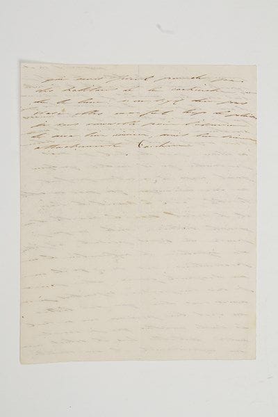 Caroline BONAPARTE (1782-1839) soeur de Napoléon, épouse (1800) de Joachim Murat, elle fut Reine de Naples.Lettre autographe signée «Caroline», Naples 16 octobre [1811?, à l'Archichancelier Cambacérès]; 1 page et quart in-4.Belle lettre sur son frère Napoléon.Elle remercie le Prince de prévenir ses inquiétudes au sujet de l'Empereur: «Vous croyez peut-être que son silence m'étonne, pas du tout, je suis persuadée qu'il médite quelque grand coup et ce calme profond ne sera interrompu que par un éclat terrible, c'est le sommeil du lion et le réveil sera la nouvelle d'une grande victoire, voilà ce que je pense du repos présent, et j'attends avec impatience la confirmation de mes pressentimens; vous savez qu'ils ne me trompent guère»...