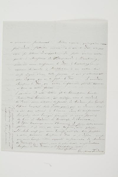 Christian VIII (1786-1848)
Roi de Danemark (1839-1848); il fut brièvement Roi de Norvège en 1814 mais renonça à la couronne; il épousa (1806) Charlotte-Frédérique de Mecklembourg-Schwerin dont il divorça, puis se remaria (1815) avec Caroline-Amélie de Schleswig-Holstein.3 lettres autographes signées «Christian Frédéric», 1834-1837, au duc Élie Decazes; 10 pages in-4.Copenhague 5 octobre 1834. Il félicite Decazes de sa nomination comme grand référendaire de la Chambre des Pairs, au Palais du Luxembourg: «Les mânes de feu votre bienfaiteur y veilleront sur vous et votre famille; car c'étoit bien dans ce même palais que résidait Louis XVIII avant la révolution»... Il se plaint de la mutation du duc de Montebello de l'ambassade de Copenhague à celle de Stockholm... Copenhague 14 mai 1837. Il se réjouit du prochain mariage du duc d'Orléans, apte à consolider la dynastie régnante et le bonheur de la France: «On voit pour la première fois une Princesse de la confession protestante admise dans la famille royale de France, ce qui me paraît une grande garantie pour la tolérance religieuse»... Après l'acquittement des «soi-disants complices de Meunier» par la Cour des Pairs, il craint que la grâce accordée à Meunier n'encourage d'autres régicides... Odense 29 mai 1837. Il recommande le comte de Sponnech, attaché à la légation danoise à Paris...