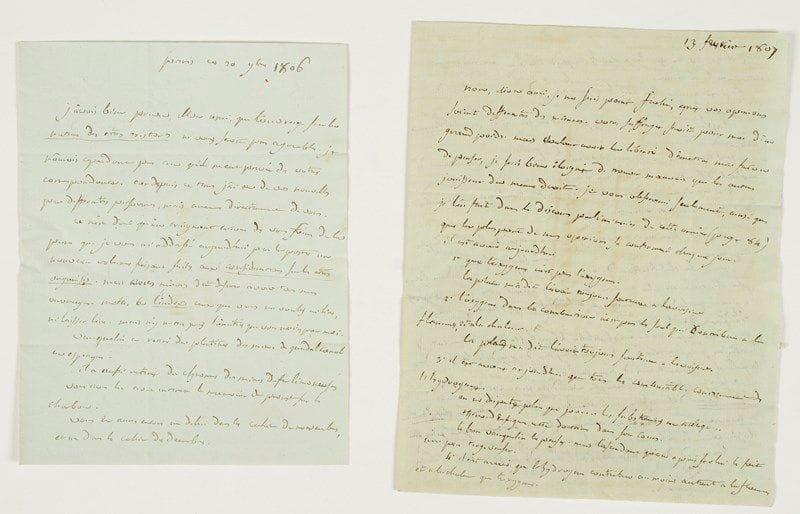 Jean-Claude de la métherie (1743-1817) médecin, naturaliste et minéralogiste. 2 L.A.S. (initiales), 1806-1807, à Louis-Benjamin Fleuriau de Bellevue, à La Rochelle; 5 pages et demie in-4, adresses.{CR}Paris 20 novembre 1806. Il avait bien prévu que la Nature des êtres existants ne serait pas agréable à son ami, mais il lui a adressé un nouveau volume faisant suite aux Considérations sur les êtres organisés. Il parle d’un «nouvel ouvrage geologique intitulé Theorie de la surface de la terre par le p. Chrysologue avec un rapport fait à l’Institut par Cuvier»… 13 février 1807. Il n’est point fâché que les opinions de son ami soient différentes des siennes, mais la plupart de celles-ci se confirment chaque jour; ainsi: «1° que l’oxygene n’est pas l’oxygene. La Place m’a dit l’avoir toujours soutenu à Lavoisier. 2° l’oxygene dans la combustion n’est pas le seul qui contribue à la flamme et à la chaleur. La Place m’a dit l’avoir toujours soutenu à Lavoisier. 3° Il est averé aujourd’hui que tous les combustibles contiennent de l’hydrogene. […] Le bon Vauquelin le pense mais l’ascendant qu’on a pris sur lui le fait un peu tergiverser», etc.
