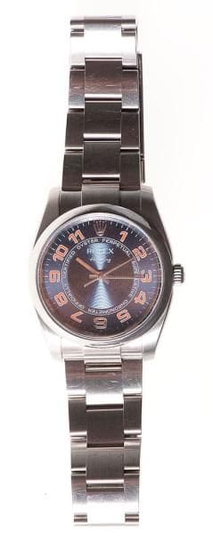 ROLEX
Montre bracelet d'homme en acier. Modèle Air King. mouvement automatique, chronomètre.Cadran bleu, chiffres arabes peints