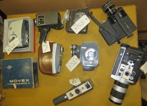 Lot de 8 caméras : 1 CANON, 1 SANKYO, 1 CAMEX, 1 KODAK, 1 LUMICON, 3 AGFA.