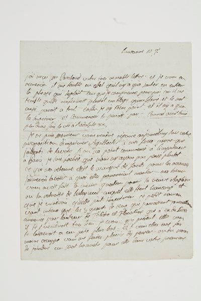 Isabelle de Polier, baronne de MONTOLIEU (1751-1832) femme de lettres suisse, romancière et traductrice; épouse en secondes noces (1786) du baron Louis de Montolieu.Lettre autographe signée «Isabelle de Montolieu», Lausanne 10 f[évrier 1812], à M. Paschoud, libraire à Genève; 2 pages et demie in-4, adresse.Belle lettre sur ses ouvrages et traductions. Elle a reçu son aimable lettre à propos de la publication de ses Douze Nouvelles: «Il me semble en effet qu'il n'y a qu'à sauter en entier la phrase [dans L'Avalanche ou Le Centenaire des Alpes] qui deplait sans que je comprenne pourquoi [...] enfin je n'y tiens point, et il n'y a qu'à la suprimer et commencer la période par Conrad avait sauvé plus d'une fois la vie à Rodolphe»... Elle n'est pas en mesure de lui donner une réponse à sa proposition de publier Agathoclès [traduction de l'ouvrage de Caroline Pichler] à ses frais car elle attend de savoir si l'on a commencé à imprimer l'ouvrage à Paris: «Je suis fachée que nous n'y ayons pas pensé plustot. Ce qui m'a retenue étoit le manque de fonds pour les avances. J'aimerois savoir à quoi elles pourroient monter - ma soeur vous avoit fait la même question pour la Veuve Angloise ou la retraite de Lesley Wood, auquel elle tient beaucoup et que je voudrois qu'elle put imprimer. Ce petit roman [...] se vendroit très bien. Je crois qu'à présent elle vous le laisseroit à un prix plus bas - et si vous êtes une fois moins occupé vous me feriez plaisir d'y penser - ou du moins de joindre un mot honnête pour elle dans votre première lettre. N'ayant point répondu à ses propositions, elle vous croit faché contre elle, et elle en est peinée»... Elle a elle-même une proposition à lui faire au sujet de la traduction d'une autre oeuvre de Caroline Pichler, à laquelle elle est en train de travailler: «Celle-ci intitulée Falkenberg ou l'oncle est très piquante et se lira je crois avec plaisir»... S'il n'est pas intéressé, elle proposera l'ouvrage à d'autres libraires: «Mais il faudroit s