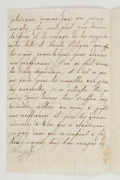 MARIE-AMÉLIE (1782-1866) Reine des Français, épouse de Louis-Philippe.2 lettres autographes signées (paraphes) et 3 pièces autographes, Tuileries 1835-[1843] et s.d., [à son secrétaire Nicolas Oudard]; 1 page in-4 ou in-8 chaque, la plupart à son chiffre couronné.27 février 1835, au sujet de reconnaissances du Mont-de-Piété, et d'une lettre à remettre à Mlle Joséphine d'Abrantès... 11 août 1835. «Monsieur Borel m'a parlé de votre désir d'aller à Neuilly j'approuve beaucoup que vous sortiez du bruit et de la chaleur»: comme la petite maison de Villiers est habitée par Mme de La Tour du Pin, elle met à sa disposition le n° 8. Elle l'encourage à se tourner vers Dieu et la Religion pour trouver un secours à ses maux physiques et à ses peines morales... [13 octobre 1837]. Liste de personnes à prévenir de la prise de Constantine [à laquelle participa son fils Nemours]: Mme de Chabannes, le général Colbert, MM. Larnac, Auvity, Borel, la princesse de la Moskowa, Mme Dumas... [1843]. «Avances faites pour le Roi»: 1000 francs à Aumale et Montpensier pour leur fête ou anniversaire de naissance; d'autres sommes à des domestiques et oeuvres, et pour des cadeaux à sa fille Louise et à Charlotte... - «Le Roi désire qu'on prévienne les autorités des départemens de l'Orne, de la Mayenne, d'Ile-et-Vilaine, des Côtes du Nord, et du Finistère que le Pce de Joinville passera dans leurs départmens entre le 7 et le 16 août et que le plus strict incognito en même temps que la protection convenable devra être assurée à son voyage»...On joint la copie par le marquis de Flers (avant remise par lui à la Princesse Clémentine en 1887) d'une lettre de conseils de la Reine à sa fille Clémentine, Neuilly 16 mai 1843, à l'occasion de son mariage avec Auguste de Saxe-Cobourg et Gotha, avec note explicative (7 p. in-4).