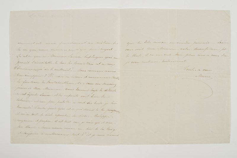 Marie d'Orléans, princessse de WURTEMBERG (1813-1839) fille de Louis-Philippe, remarquable sculpteur, épouse (1837) d'Alexandre de Wurtemberg (1804-1881), morte à 25 ans.Lettre autographe signée «Marie», Laeken 13 août 1837, à sa mère la Reine Marie-Amélie; 2 pages et demie petit in-4.Sur les tentatives d'assassinat contre Louis-Philippe.«Nous avons été horrifiées chère Majesté de ces nouveaux complots. Cette rage d'assassinats ne se lassera donc pas c'est une horrible mode qu'excite l'absence de tous principes et l'odieuse vanité de ces sortes de gens. La défense devant la Cour des Pairs toute préparée en est bien la preuve. Heureusement que la main de Dieu est toujours sur le Père»... Elle évoque la crise ministérielle: Molé, le «petit Thiers», «ce Monsieur Lacave Laplagne qui me paraît l'inévitable de tous les ministères»... Elle donne des nouvelles des enfants de sa soeur Louise...On joint une autre lettre autographe signée à un de ses frères, Laeken 26 juillet 1833, évoquant le premier-né de sa soeur Louise (1 page et demie in-8).