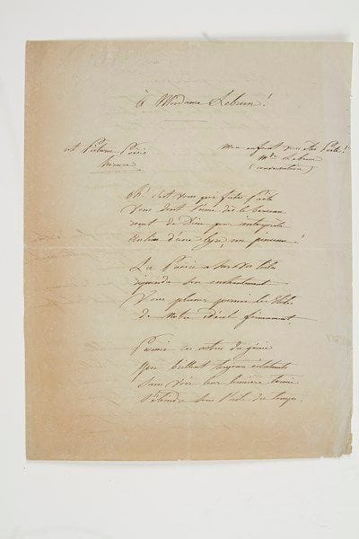 Louise COLET (1810-1876) femme de lettres, poétesse et romancière; née Révoil, elle avait épousé (1834) le musicien Hippolyte Colet (1808-1851), et fut la maîtresse (entre bien d'autres) de Gustave Flaubert.Poème autographe signé « Louise Colet née Révoil», À Madame Lebrun !, Paris février 1836; 4 pages in-4 (légères fentes réparées).Long poème dédié à Madame Vigée-Lebrun (1755-1842).Comptant 74 vers, ce poème a été recueilli en 1840 dans Penserosa (Delloye, 1840, XIII). Il est précédé de deux épigraphes: citation d'Horace: «Ut Pictura Poesis», et cette phrase d'une conversation avec Mme Lebrun: «Mon enfant vous êtes poète !».  «Oh ! C'est vous qui fûtes poète  Vous dont l'âme dès le berceau Reçut de Dieu pour interprète  Au lieu d'une lyre, un pinceau !  La poésie a sur vos toiles  Répandu son enchantement»...Et elle évoque quelques-uns des plus célèbres portraits de Mme Vigée-Lebrun: Marie-Antoinette, «la grande Catherine», Paësiello, Hubert Robert, Grassini, en terminant par son autoportrait où elle se peint «tout entière aux transports de l'amour maternel»...Frédéric Castaing.