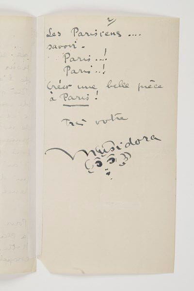 Jeanne Roques, dite MUSIDORA (1889-1957) actrice du cinéma muet.Lettre autographe signée «Musidora» avec dessin; 1 page et demie in-8 (pli central réparé).Réponse à une enquête. «Le réveillon... c'est pour moi l'agonie de l'année qui meurt... Dès que j'ai eu l'âge de comprendre ce que c'était "qu'une" année de notre vie... Je n'ai jamais pu ressentir de joie pure à un réveillon. J'ai été une petite fille qui doutait de l'excellence du Père Noël... Pour mes étrennes ? La place de la Concorde, Notre-Dame... La Sainte-Chapelle... les boulevards ... Les Parisiens... savoir. Paris... ! Paris... ! Créer une belle pièce à Paris !»... La signature est illustrée de son autoportrait à l'encre.On joint une carte de visite autographe signée, illustrée de son portrait gravé: «J'arrive de voyage. Voici au grand galop ma réponse. Toujours merci à la presse»...Vente 4 octobre 2005 (n° 121).