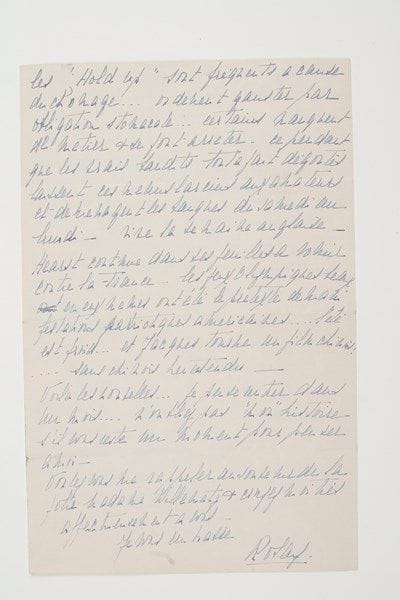 Françoise de Nalèche, dite Françoise ROSAY (1881-1974) actrice, épouse du cinéaste Jacques Feyder (1885-1948).2 lettres autographes signées «F. Rosay» et «Rosay», [1932-1936], à Albert Willemetz; 4 pages in-4 et 2 pages et quart in-8.Santa Monica [été 1932], longue lettre relative aux projets de son mari Jacques Feyder. Elle a été trop bousculée depuis son arrivée pour pouvoir lui répondre plus tôt et son mari travaille «jusqu'à impossibilité d'aligner deux mots [...]. Avant tout... Feyder est séduit par l'idée de travailler avec Willemetz»... L'idée générale du scénario lui plait beaucoup et il approuve son choix d'interprète. Quant au prix: «Il veut être payé en raison de la valeur commerciale de son nom mais quand le sujet lui plaît il n'est pas homme à faire échouer un projet par des prétentions financières exagérées. [...] Mais d'autre part il tient à préciser qu'il veut collaborer avec les auteurs, aussi bien pour le découpage, l'exécution du film et le montage, car il ne l'intéresse pas d'être engagé au dernier moment pour tourner un film préparé et mis au point par d'autres. Enfin il faut noter que Jacques tourne en mars un film pour Pathé Nathan [Le Grand Jeu], et qu'il ne sera libre qu'en juin 1933»... Elle décrit la vie en Californie, «en proie à la crise»... «Les Jeux Olympiques beaux en eux-mêmes ont été le prétexte de manifestations patriotiques américaines... L'été est froid... et Jacques tourne un film chinois !... sans chinois bien entendu»...[1936], recommandation pour Marcel Carné. «Je me permets de vous recommander tout particulièrement Monsieur Marcel Carné qui a été assistant de mon mari et de René Clair, a fait lui-même un film charmant du reste [Jenny] et qui voudrait bien travailler si c'était possible à côté de vous. Voulez-vous lui faire un accueil favorable et si cela vous était possible l'appuyer auprès des Paramountais. Jacques et moi vous en serions très reconnaissants... Je crois d'ailleurs que vous serez très content de lui»...