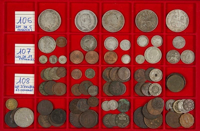 LOT de 22 monnaies en argent: 8 écus (Autriche, Belgique (3 ex.), Bolivie, Grèce, Strait Settlements, USA)  - et 14 pièces allemandes de 3 Reichsmark du IIIème Reich.  - TB