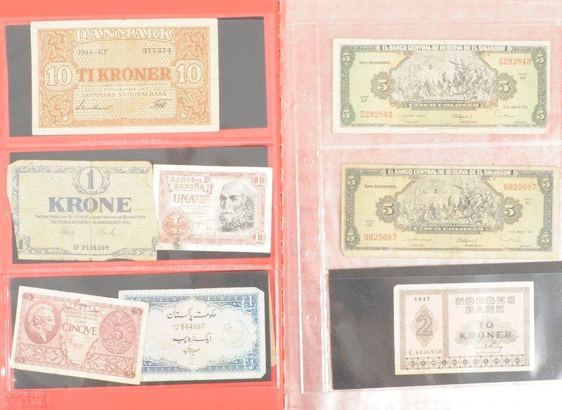 LOT de 35 billets: 13 billets anciens des USA (TB), 1 assignat de 10 paoli de la République romaine an 7 (TB)  - et 21 billets variés de pays divers (5 en NEUF dont spécimen de 10 shillings Tanzanie, les autres en état médiocre). - Joint action de compagnie de chemins de fer américains.