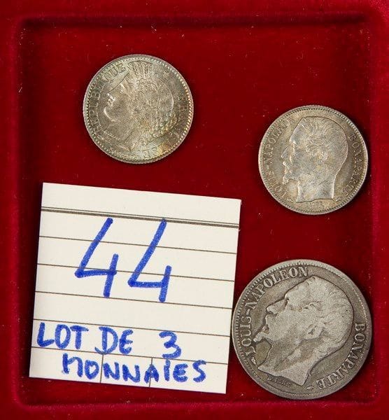 DEUXIEME REPUBLIQUE (1848-1852). LOT de 3 monnaies en argent: 50 centimes type Cérès 1851 Paris (SUP),  - franc (B) et 50 centimes (SUP) type Louis-Napoléon Bonaparte 1852 Paris.  - Ga.411, 458, 412