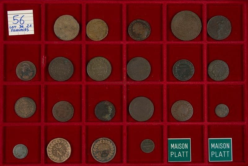 LOT de 21 monnaies françaises en cuivre et bronze: Louis XVI période constitutionnelle (3),  - Révolution (14), Premier Empire à IIème République (4 dont 1 billon). - B et TB