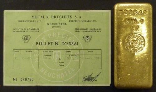 Lingot d'or Suisse numéro T20642 Titre: 996.1 Fondeur: Métaux Précieux S.A., Neuchâtel Poids: 1000 g Certificat