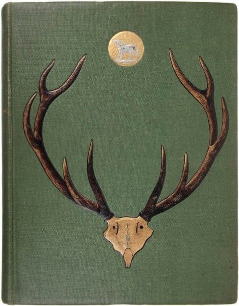 REILLE (Karl)
La Vénerie française contemporaine. Paris: Alphonse Le Goupy, 1914. - In-folio, (4 ff. premier blanc), 403 pp., (4 ff. dernier blanc). Toile verte de l'éditeur, premier plat orné d'un massacre de cerf en relief et en couleurs surmonté d'un médaillon doré à l'effigie d'un loup blanc en relief, dos lisse, non rogné.
Thiébaud, 772.
Édition célèbre de cet ouvrage consacré à la chasse à courre, illustrée de centaines de compositions en noir et en couleurs de l'auteur.
«Ce beau volume est extrêmement recherché aujourd'hui et devient de plus en plus rare» (Thiébaud).
Le tirage indiqué est de 600 exemplaires sur papier vélin. Celui-ci est l'un des exemplaires supplémentaires, hors commerce, enrichi d'une aquarelle originale de Karl Reille à la justification. Il provient de la bibliothèque de Georges de Vergie au château de Touffou.
Frottements d'usage à la reliure. Parfait état intérieur.
Provenance: Georges de Vergie, avec ex-libris