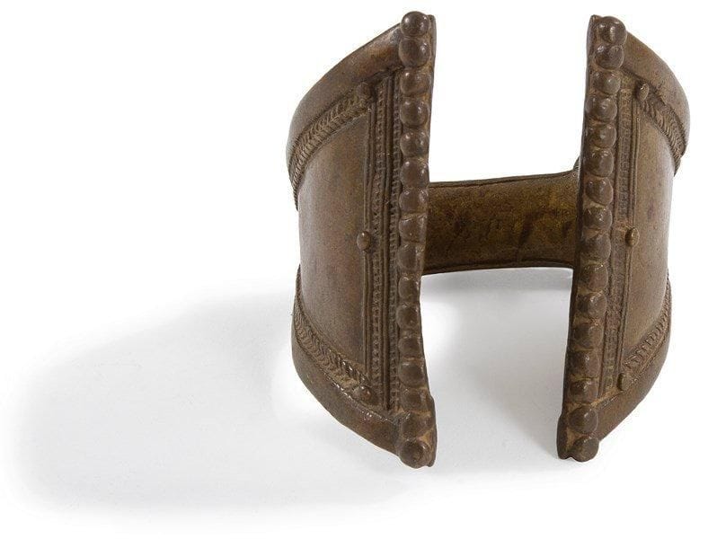 FRA-FRA (Ghana)

Bracelet en bronze.
Bonne patine brune d'utilisation