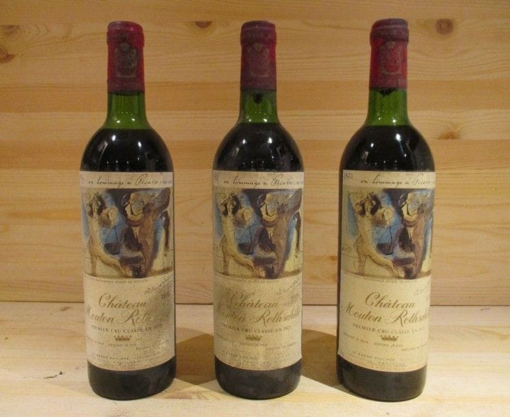12 bouteilles CHÂTEAU MOUTON ROTHSCHILD, GCC1 Pauillac, 1973 (H.E. ou mieux - e.t.h - 2 c.c.).