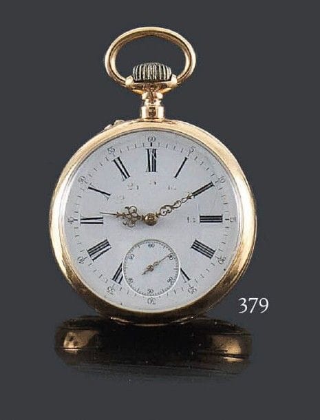 Montre gousset en or 18 K, le fond chiffré. L'intérieur gravé de l'inscription «Robert Degeresme 18 bvd St Sulpice PARIS». Le cadran émaillé, chiffres romains, aiguilles Louis XV en laiton, trotteuse à 6H, mécanisme échappement à ancre. Balancier compensé, spiral Breguet (mécanisme de qualité). Poids brut: 79,21 g