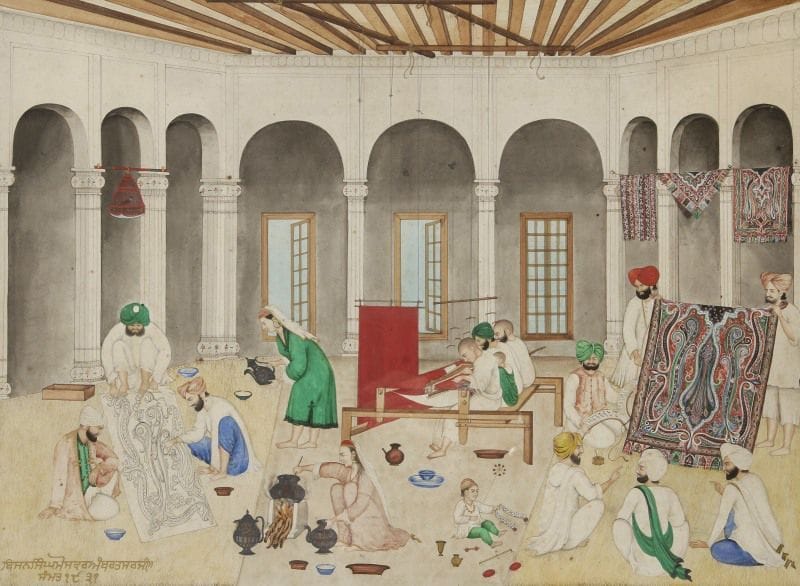 Atelier de tisserand de châles, Cachemire, Inde du nord, Penjab, Amristar, signé Bishan Singh, et daté 1874 / 1875.
Gouache sur papier présentant l'intérieur d'un atelier de tisserands. Dans une large pièce bordée d'arcades, sous un plafond à poutres apparentes, éclairée par trois baies ouvrant sur un ciel bleu, sont présentées plusieurs étapes de la fabrication de châles. A gauche, deux peintres en tunique rose et bleue finalisent un carton tenu par un compagnon. Sur le devant, deux femmes préparent et servent du thé à côté d'un enfant jouant. Au fond, trois tisserands actionnent un métier à tisser. Sur la droite, un tisserand, une liste sur les genoux, présente un châle, apporté par deux compagnons, à trois acheteurs assis. Inscription en gumurki à l'or en bas à gauche : Bishan Singh Mosaver Amiristardji samvat 1931 / fait par Bishan Singh Mosaver d'Amiristar 1874. 
État: bords coupés irrégulièrement. 
Dim. miniature: 35,5 x 48,2cm 
Bishan Singh ou Baba Bishan Singh appartient à une famille d'artistes de Lahore et Amristar de la seconde moitié du XIXe siècle. Ses portraits du Maharaja Ranjit Singh (1780 / 1839) le rendent particulièrement célèbre et il participera à l'exposition ?Arts and Crafts' de Lahore en 1864. Amristar était le centre le plus important du Penjab pour la fabrication de châles de grande qualité mais la concurrence de centres industriels comme Pasley entraînera par la suite la fermeture des manufactures traditionnelles dans les années 1870. 

Une série de huit aquarelles datées de 1860, présentant le même sujet «Kasmir Shawls weavers» ont été exposées à Paris en 1867, puis mise en vente par Mes Rabourdin & Choppin de Janvry à Paris le 16 décembre 1987, lot 36 et exposées à Londres, à la Kyburg Limited, «Kashmir Shawls: Woven Art & Cultural Document » en 1988. Deux autres aquarelles sur le même sujet mais de dimensions différentes sont reproduites, l'une datée de 1866, dans un catalogue de la galerie Simon Ray (2 avril - 27 avri