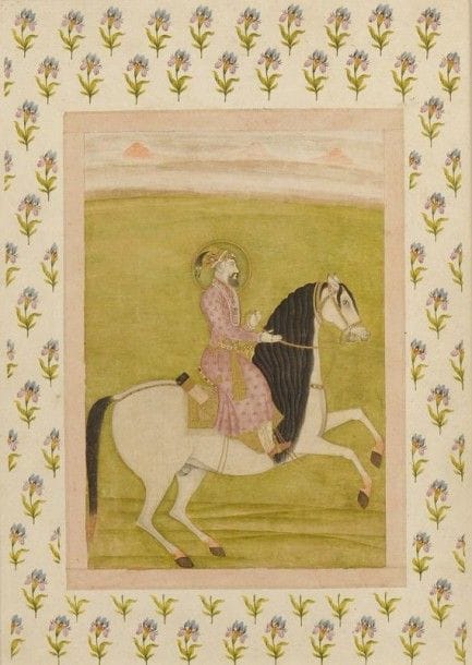 Portrait équestre de l'empereur Aurengzeb, inde moghole XVIIIe siècle
Provenant d'un album moghol XIXe siècle.
Gouache remontée sur page d'album cartonné à marges ornées d'un semis d'iris bleu sur fond crème à encadrement rosé, en partie inachevée.
L'empereur, nimbé et vêtu d'une robe rose à semis floral doré, passe à droite sur son cheval isabelle, la crinière arrangée, sur fond vert et ciel à soleil couchant.
Dim: miniature 26,5x 18 cm ; page d'album 42 x 33 cm 
Provenance: Ancienne collection de Sir John Murry Mac Gregor (d'après le certificat, 1984) et Galerie Marco Polo, Paris Portrait of the Emperor Aurengzeb on horseback, Mughal India, 18th century, From a 19th century Mughal album