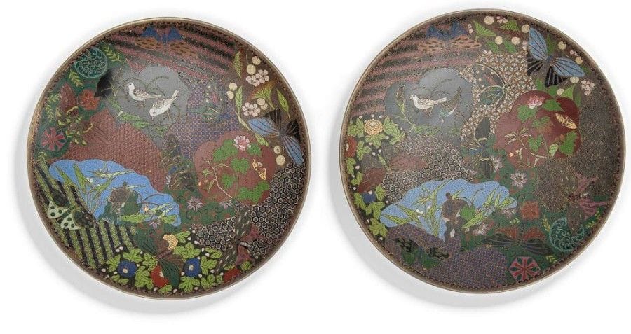 JAPON
Époque MEIJI (1868 - 1912)
Paire de plats en cuivre et émaux cloisonnés à décor d?oiseaux parmi les fleurs et motifs géométriques.
D.: 30 cm