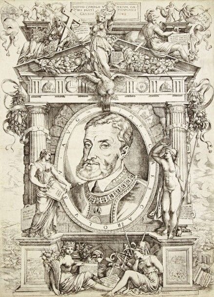 Enea Vico (1523-1570)

 Portrait de l'Empereur Charles Quint. 1550. Burin. 362 x508. Bartsch 255. Superbe épreuve rognée au sujet, anciennement et habilement restaurée, l'angle supérieur gauche soigneusement recollé. Infimes épidermures aux bords du feuillet. Minuscule éraflure dans l'étendard en haut à droite.
  Premier exemple de portrait mis en scène dans une architecture imaginaire triomphale gravée, réalisé en collaboration avec Antonio Francesco Doni. Le visage reprend celui de l'empereur dans Charles V à La Bataille de Mühlberg de Titien (1548). Côme de Médicis est évoqué comme commanditaire. Les victoires du souverain et ses attributs symboliques s'inscrivent sur le fond des batailles finement gravées, faisant de lui un nouveau Constantin venant au secours d'une foi chrétienne menacée par une fausse religion, mais aussi un nouveau Charlemagne défendant l'intégrité territoriale de son empire. Charles Quint eut connaissance de ce portrait dont Vico lui présenta la plaque d'or gravée en 1548 à Augsburg en lui en expliquant les allégories. Le souverain appuya la diffusion de ce portrait.