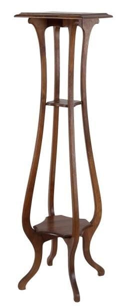 ART NOUVEAU
Sellette en noyer à trois plateaux et montants contournés. H. 121 cm