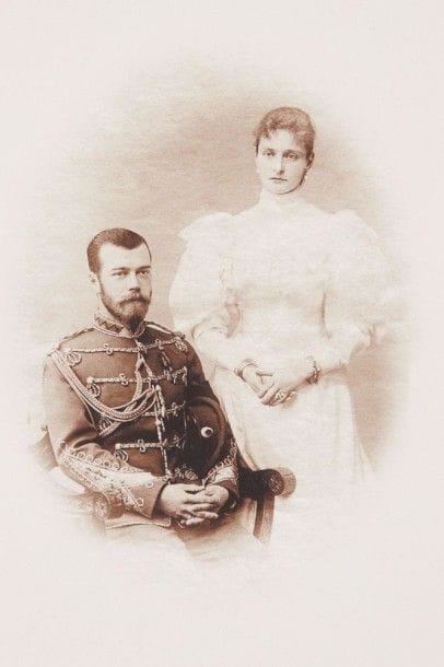 Photographe DENAR, Morskaya 11, Saint-Pétersbourg.
Portrait de Nicolas II avec Alexandra Feodorovna. Dans une pochette marquée du photographe. Très bon état. 16 x 11 cm