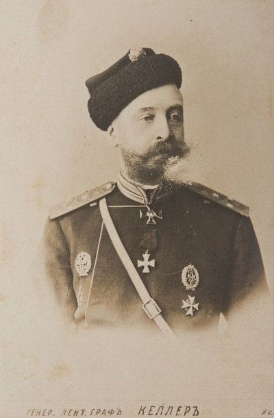 17 Cartes postales: 
Militaires. Série les Cosaques 1902 et divers