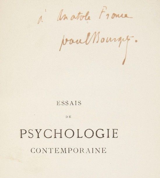 BOURGET (Paul)

Essais de psychologie contemporaine. Baudelaire - M. Renan - Flaubert - M. Taine - Stendhal. 
Paris: Alphonse Lemerre, 1883. ? In-18, VIII, 322 pp., (1 f. blanc), couverture imprimée. Demi-veau aubergine à coins, dos à nerfs orné, tête dorée, non rogné, couverture et dos conservés (Huser). 
Édition originale. 
Précieux exemplaire d'Anatole France, avec envoi autographe de l'auteur. 
 
On joint du même, dans une reliure identique: 
- Nouveaux essais de psychologie contemporaine. M. Dumas fils - M. Leconte de Lisle - MM. de Goncourt - Tourguéniev - Amiel. Paris: Alphonse Lemerre, 1886. ? In-18, (2 ff.), VII, 306 pp., (1 f.), couverture imprimée. Demi-veau aubergine à coins, dos à nerfs orné, tête dorée, non rogné, couverture et dos conservés (Huser). 
Édition originale. 
Dos légèrement éclaircis. Frottements aux coiffes et sur les nerfs, craquelures sans gravité aux charnières