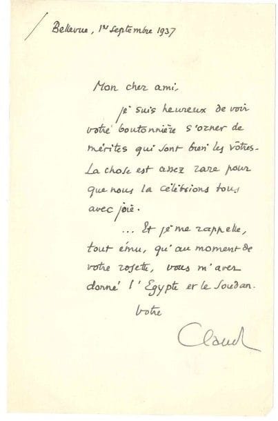 Claude AVELINE (1901-1992)
8 L.A.S., 1934-1937, au poète Charles-Marie Garnier; 11 pages in-8 Plusieurs lettres concernent son adhésion à un Cercle littéraire grâce au parrainage de Victor Alba... 7 mars 1937. Il est heureux d'avoir compté son ami dans le public de sa conférence: «votre visage m'avait soutenu au cours de ma double causerie. Très fatigué par la randonnée africaine, j'avais besoin d'un contact pendant que je parlais. C'est vous qui me l'avez donné»... Bellevue 10 août. Il travaille à un livre sur Anatole France «avec tant d'acharnement que je n'ai plus le temps de rien faire d'autre, même pas de rêver...»... 19 septembre. Devant se rendre en Angleterre pour «trois semaines de conférences aux centres de l'Alliance française» en novembre, il propose de le retrouver à Paris le mois précédent... Etc