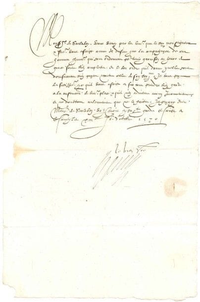 HENRI III (1551-1589)
L.S., Écouen 13 octobre 1570, à Corberan de Cardillac, sieur de Sarlabos, chevalier de l'«ordre du Roy monseigneur et frere», gouverneur du Havre de Grâce; ¾ page in-fol., adresse (petit manque marginal sans toucher le texte) Comme duc d'Anjou, lieutenant général du royaume. Sarlabos verra par ce que le Roi lui écrit «comme je desire que les compaignyes de cent hommes chacune qui sont ordonnées pour tenir garnison au Havre de Grace soient bien complettes, et le bon ordre quil donne quelles soient doresnavant bien payées & toutes celles de son Royaume». Il le prie de «sur tout prendre bien garde a la conservation de vostre place»..