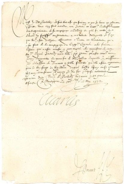 CHARLES IX.
3 L.S., mai-novembre 1572, à Corberan de Cardillac, sieur de Sarlabos, capitaine et gouverneur de sa ville du Havre de Grâce; contresignées par les secrétaires d'État Claude Pinart (2) ou Simon Fizes; 1 page grand in-fol. chaque, adresses Sur la garnison et la défense du Havre.
Montpipeau 26 mai. Il est bien aise que Sarlabos ait fait entendre son intention au capitaine La Bastide sur le cheminement de sa compagnie à Calais. «Quant au licentiement qui a esté faict de la compaignye du Cappne Cazaulx cest suivant lestat qui a esté arresté en mon conseil des garnisons de mon Royaume lequel j'entends avoir lieu, n'y ayant pour ceste cause aucun moyen d'augmenter la garnison de vostre place laquelle je m'asseure ne delaissera de demourer en telle seuretté qu'elle estoit auparavant par le bon soing et vigillance duquel vous y userez»...
Paris 20 octobre. «Le Sr de Bacqueville ma faict entendre qu'il envoye au Perou ung navire aluy appartenant soubz la charge du Capitaine Vaufouquet mayant requis laccomoder de deux pieces dartillerie moyennes lesquelles avoient esté prestées a ung nommé Guillaume Hallay pour faire le mesme voyage, quil a depuys rompu, ce que je luy ay liberallement accordé»...
Paris 3 novembre. Apprenant «quil sarme quelques navires es costes d'Angleterre ancores que pour la bonne amytié, qui est entre la Royne dud. pays et moy, je naye aucune occasion destimer que ce soit pour fere aucune entreprise surce qui me concerne, touteffois desirant me tenir sur mes gardes et pourveoir a la seuretté de mes places, et speciallement de la vostre qui mest de grande importance jay advisé augmenter vostre compagnye de cent hommes jusques a deux cens»... Il engage Sarlabos à garder «loeil soigneusement ouvert sur les actions de voz voisins en mettant peine de scavoir et descouvrir leurs desseings»?