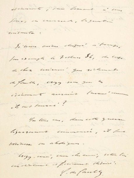 Charles de gaulle (1890-1970)
L.A.S., 12 octobre 1939, à un ami; 2 pages in-4 (cachet de l'Académie de Mâcon, qqs infimes déchir. marg.) Remarquable lettre au début de la guerre, à propos des chars.
«Commandant les chars d'une Armée», il écrit à un ami qui lui a demandé d'intervenir pour un jeune homme; il a transmis sa missive «au Commandant du Dépôt507» et ajoute: «Pas plus que vous-même je ne me mêlerai de commenter les événements, me bornant à vous poser, en camarade, la question suivante: si vous aviez disposé à temps, par exemple le 7 mars 36, du corps de char cuirassé que réclamait de Gaulle, croyez-vous que les événements auraient tourné comme ils ont tourné ? En tous cas, dans cette guerre bizarrement commencée, il faut vaincre ou abdiquer»?