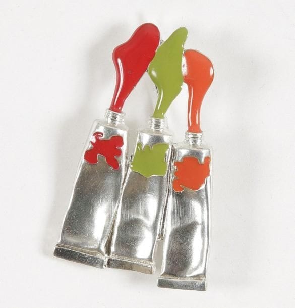 ARMAN (1928-2005)

Tube de peinture, 1996
Broche en métal émaillé.
Signée et datée au dos.
6.5x4 cm