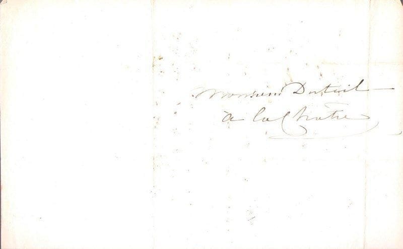 George SAND (1804-1876)
L.A.S. «Pylade», [Nohant fin novembre 1837], à son ami Alexis Duteil à La Châtre; 1 page in-8, adresse.{BR} «Tu diras au vieux [Michel de Bourges] que j'ai failli partir avec toi. Si j'avais été sûre de lui faire plaisir, j'aurais surmonté la maladie. Mais qu'en sais-je au bout du compte ? Je lui ai écrit deux fois depuis son passage à Nohant et il ne m'a pas répondu. Sache s'il a reçu mes lettres. Sache ses projets pour cet hiver. Enfin parle-lui beaucoup et raconte-moi tout. Je t'embrasse bon vieux, et je t'aime comme Oreste aimait Pylade.»{BR} Correspondance, IV, 1637.{BR}
