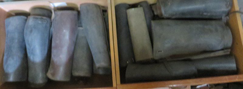 Lot d'une vingtaine de guêtres, en tissu, cuir, certaines 2ème GM