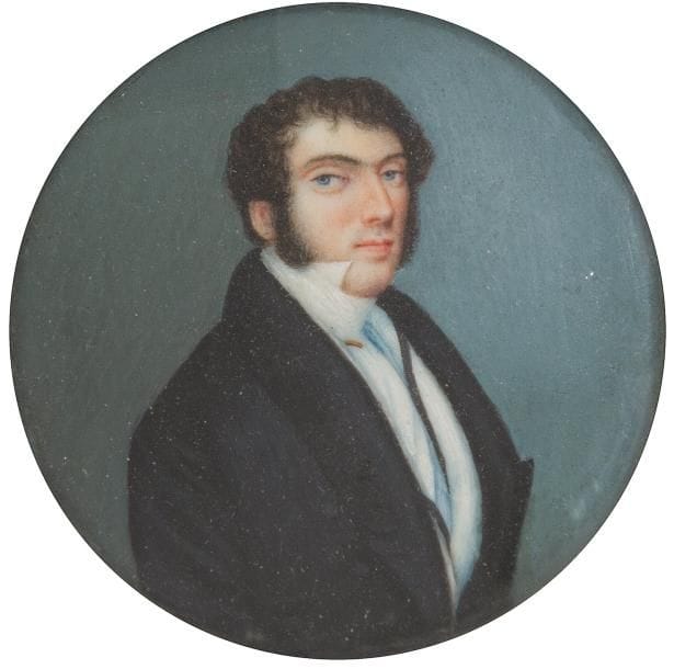 Homme en costume noir, gilet blanc et épingle de cravate en or, vers 1825
Miniature sur ivoire, XIXe siècle
Diam. à vue, 5,2 cm; cadre en bois tourné, 10,2 cm