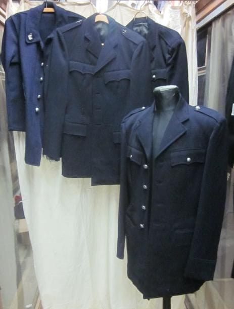 Lot de vestes de la Police municipale en laine mélangée. (envion 32 pièces)